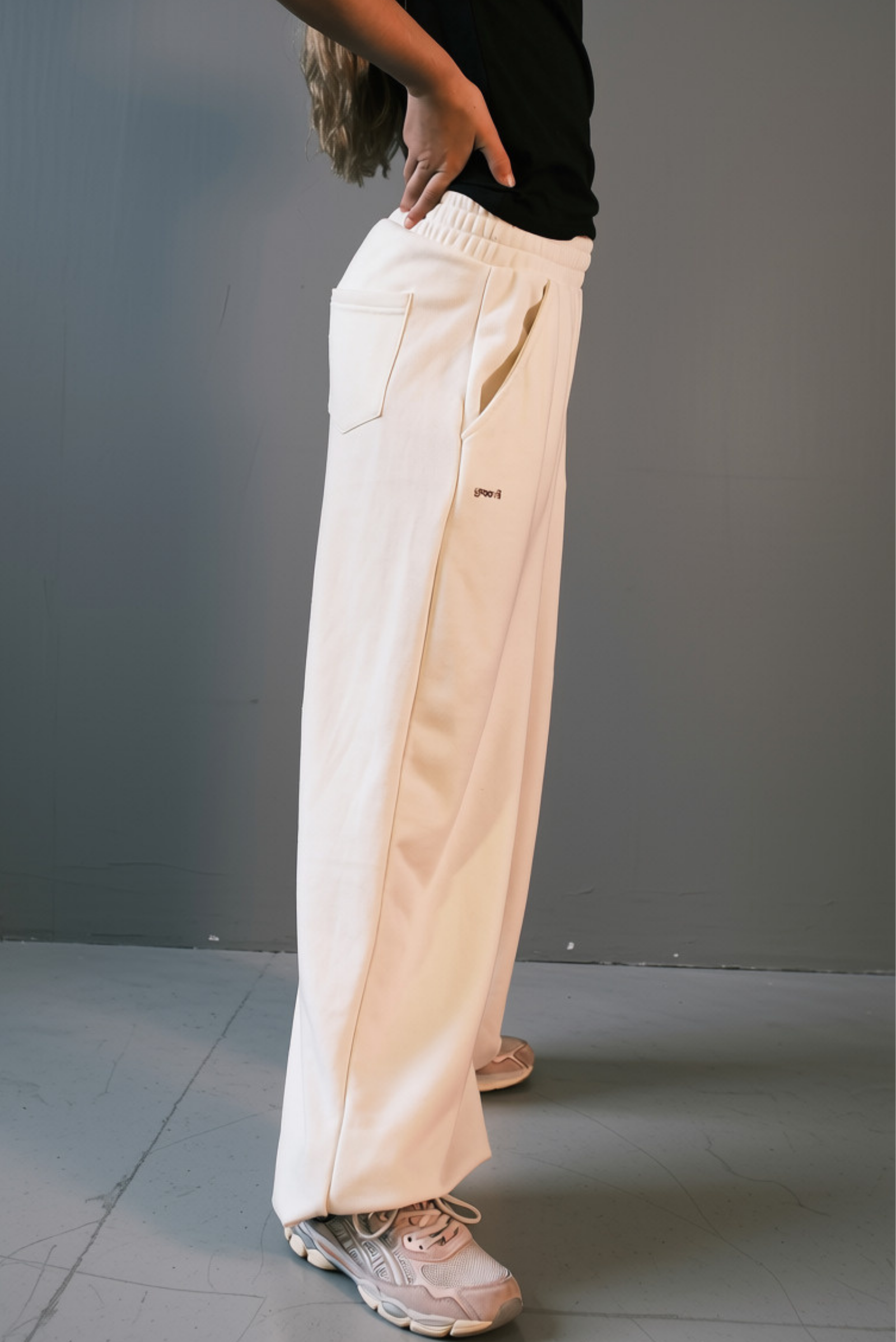 'From The Top' Baggy joggers - Beige